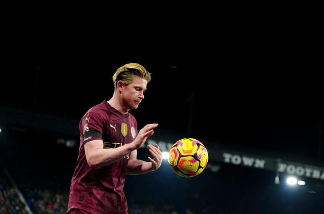 大比分获胜引发热议！，德布劳内在利物浦比赛中出色防守赛场气氛高涨的简单介绍-爱游戏